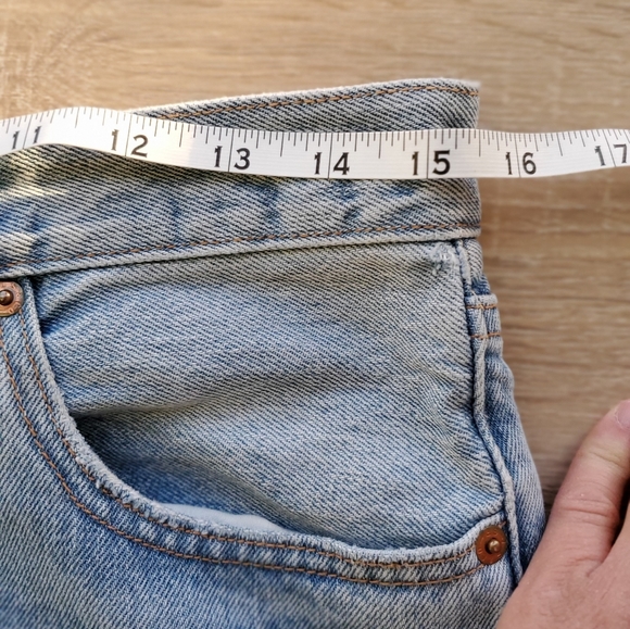 Classic Levi 501 Jeans - Picture 7 of 8